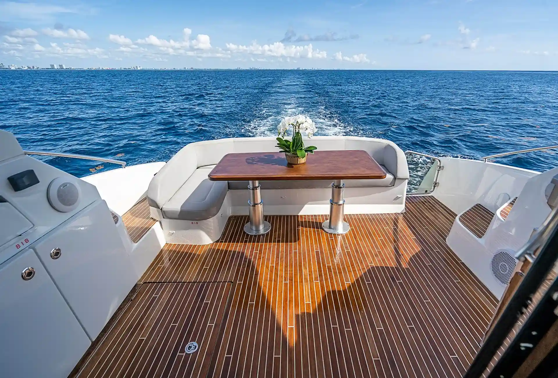 azimut s6 yacht for sale AMF aft deck exterior